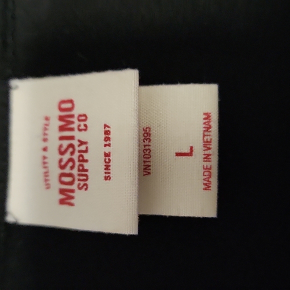 Fitted 3/4 sleeve black large Mossimo top - Picture 2 of 3